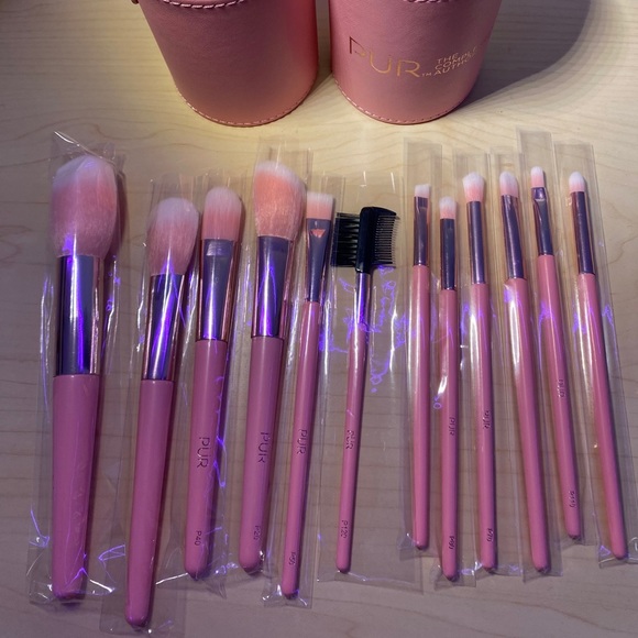 PUR-Signature Travel Essential 12 piece Brush Set - Picture 1 of 3